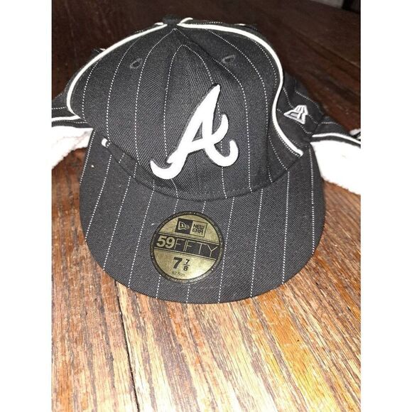 Rare New Era 59Fifty Atlanta Braves Cap Hat with Dog Ear Warmers Decals Attached - Picture 2 of 8